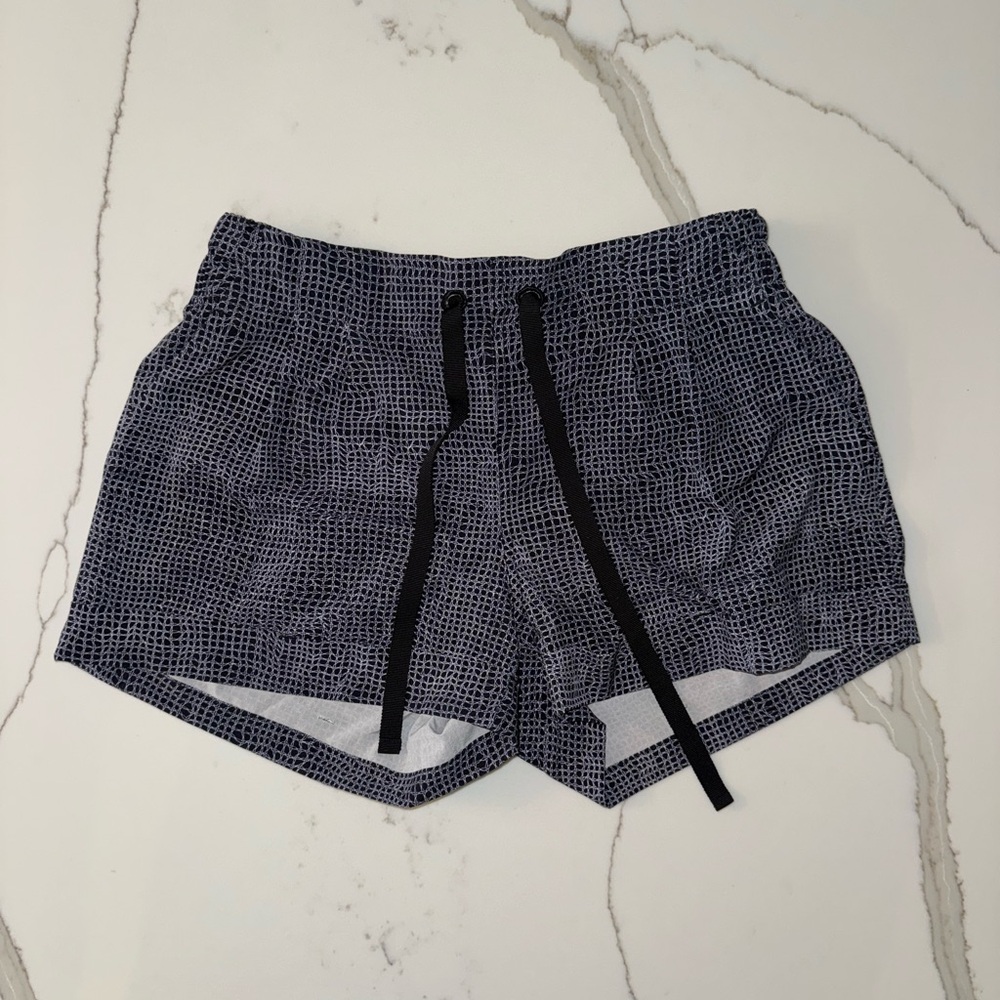 Lululemon Navy and White Shorts - Size 6